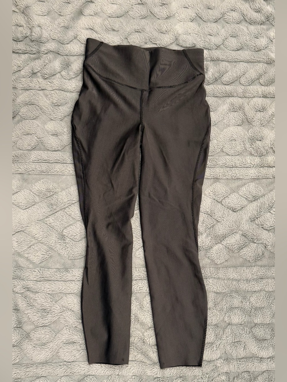 Lululemon Base Pace High-Rise Tight 25” | Size 8 | Great Condition